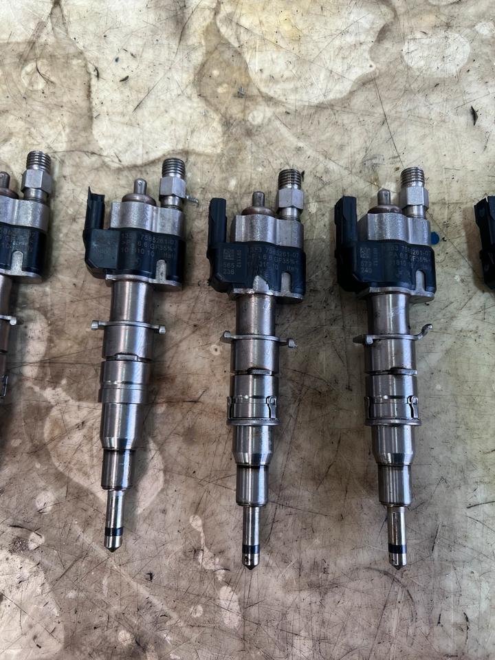 BMW 6er 7er F06 F12 F13 F01 N63 Einspritzdüse Injektoren 7585261 – Bild 4