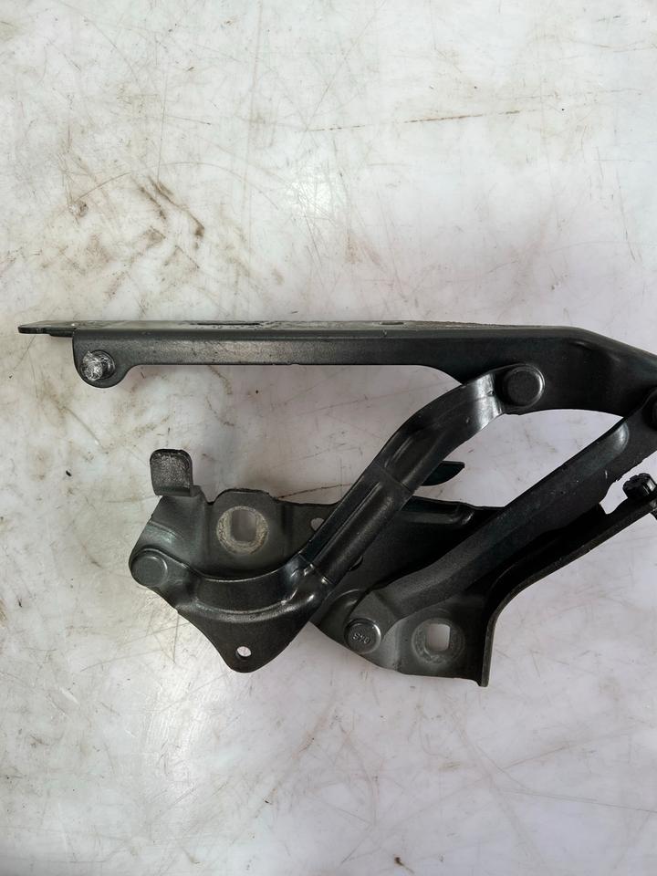 Audi A4 B9 8W Motorhaube Scharniere Vorne 8W0823301D 8W0823302D – Bild 6
