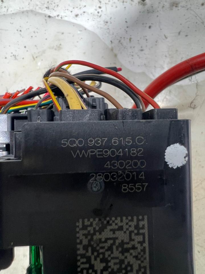 VW Golf 7 VII Sicherungskasten Steuergerät 5Q0937615C – Bild 4