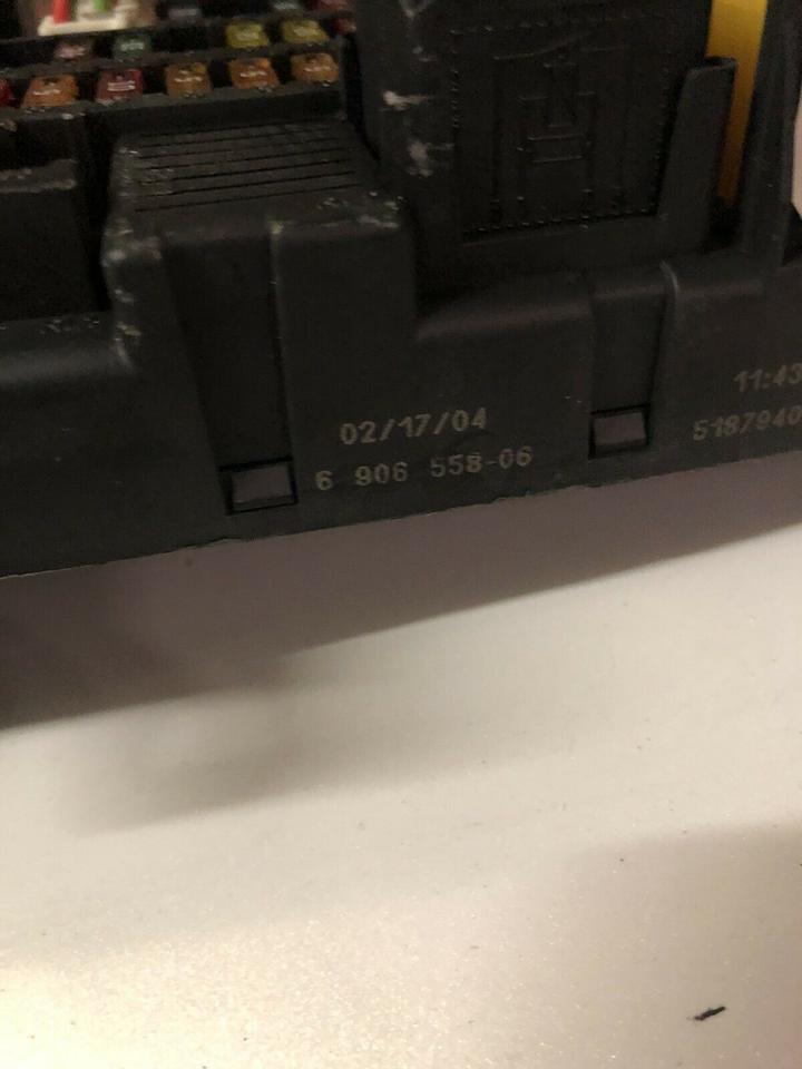 BMW 5er E60 E61 Sicherungskasten Stromverteiler 6906599 6906558 – Bild 4