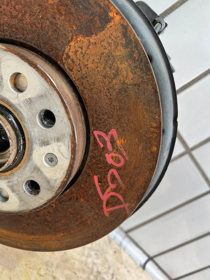 VW Beetle 5C Achsschenkel Radnabe Bremssattel Vorne – Bild 9