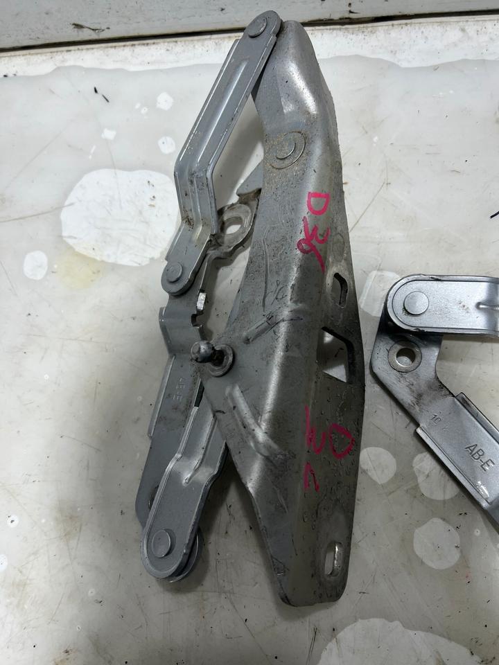 Audi TT 8J Motorhauben Scharnieren Links Rechts 8J0823301D – Bild 2