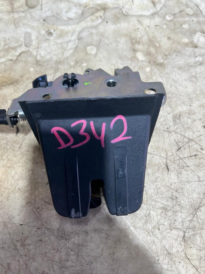 VW Passat B8 3G Heckklappenschloss Schloss 3G0827506D – Bild 2