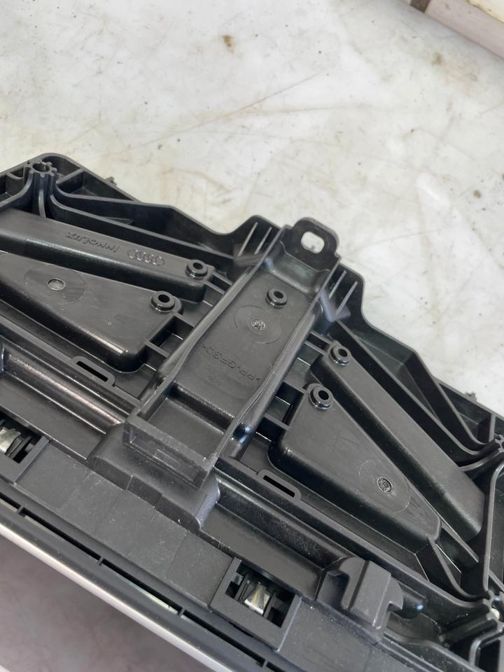 Audi A4 B9 8W Monitor Display Bildschirm 8W8919605 – Bild 3