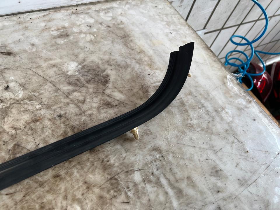 BMW 8er E31 Leisten – Bild 10