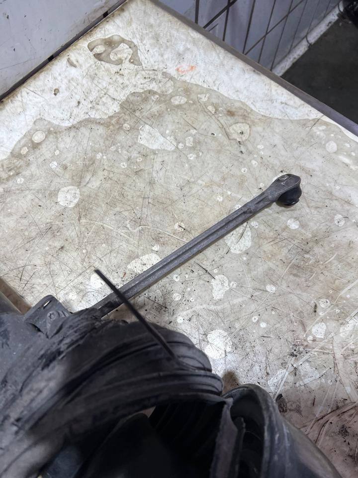 Mercedes CLS W218 Luftfederung Luftfederbein Stoßdämpfer Vorne – Bild 7