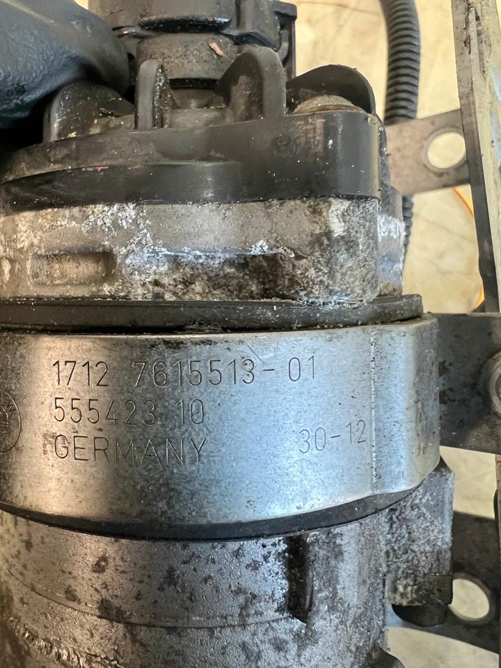 BMW 7er F01 F02 Zusatzwasserpumpe Pumpe 7615513 – Bild 6