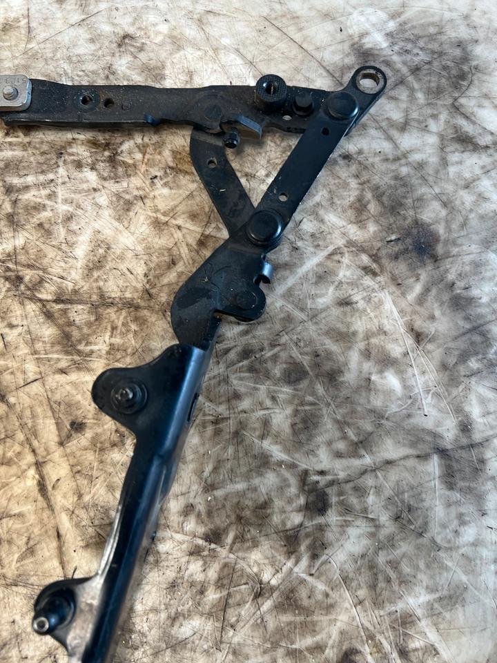 BMW 5er F10 F11 Motorhaubenscharnier 7201275 7201276 – Bild 3