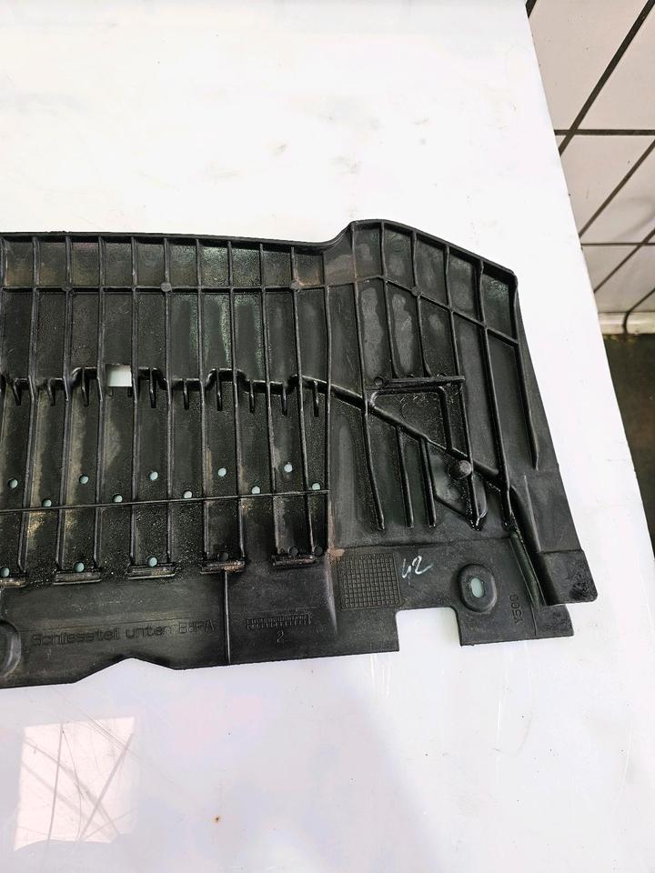 Audi A4 B8 8K Unterboden Unterfahrschutz Verkleidung 8K0807611 – Bild 4