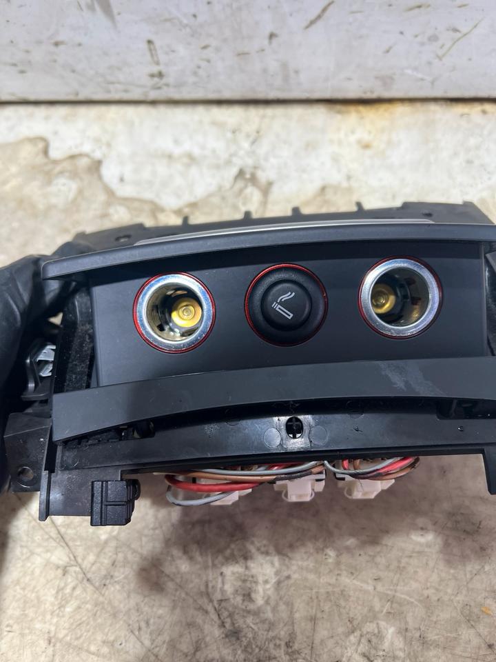 Audi A8 4H Mittelkonsole Blende Aschenbecher Ascher 4H0864051B – Bild 3