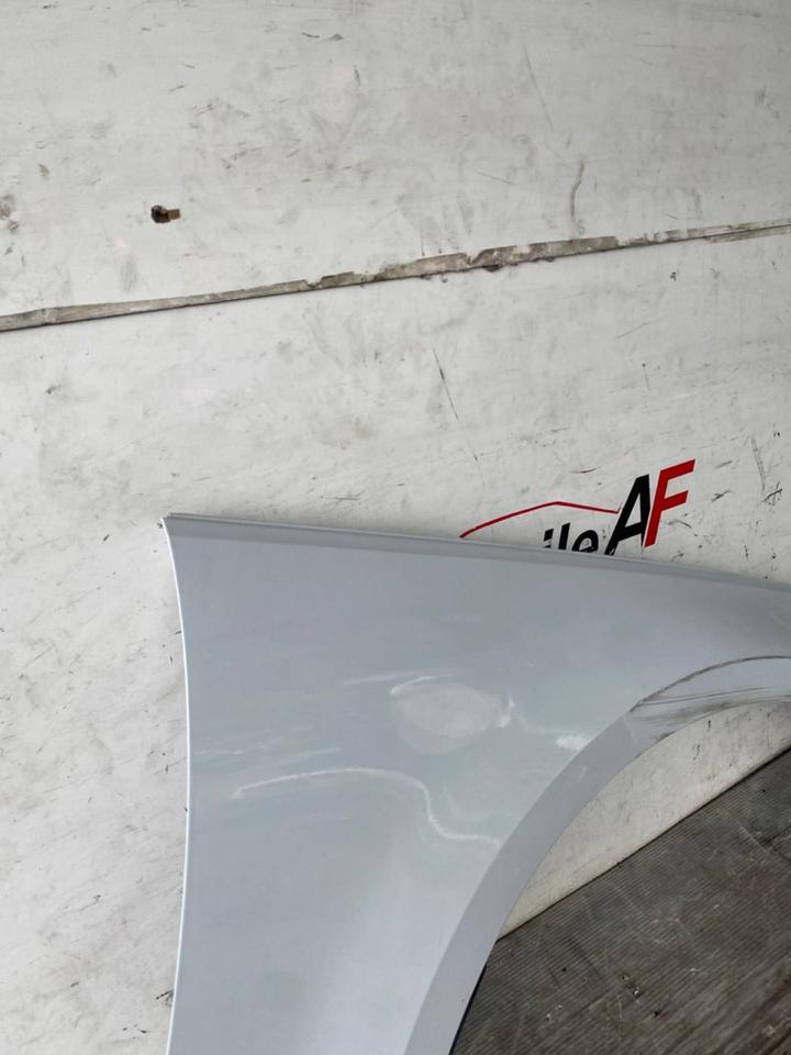 Audi A4 B9 8W Kotflügel Vorne Rechts LS9R – Bild 3