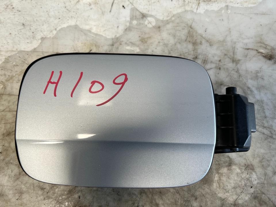 Audi A4 B8 8K Tankdeckel Tankklappe 8K0809999 LX7W – Bild 2