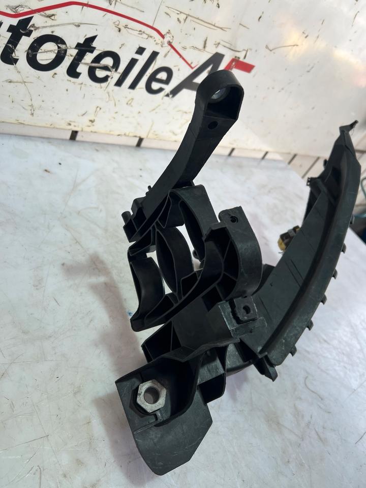 Audi A4 B8 8K Scheinwerfer Aufnahme Vorne 8K0805607 8K0805608 – Bild 3