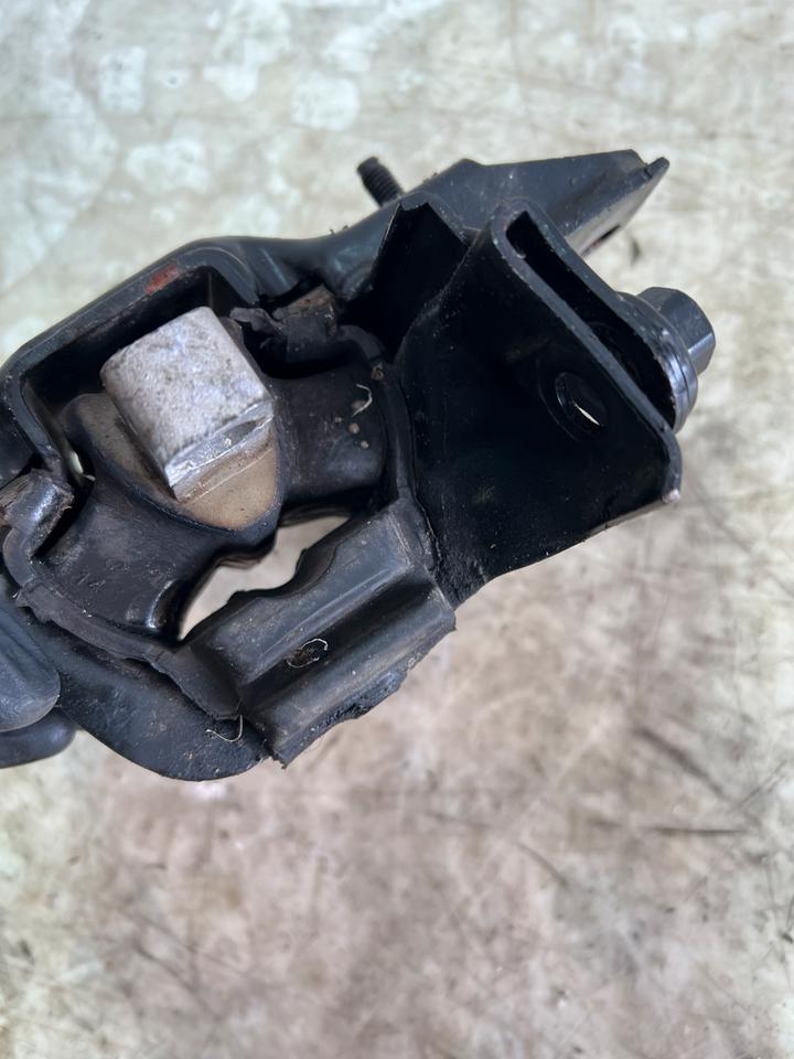 Audi Q5 8R Motorlager Halter Links 8R0199555D – Bild 4