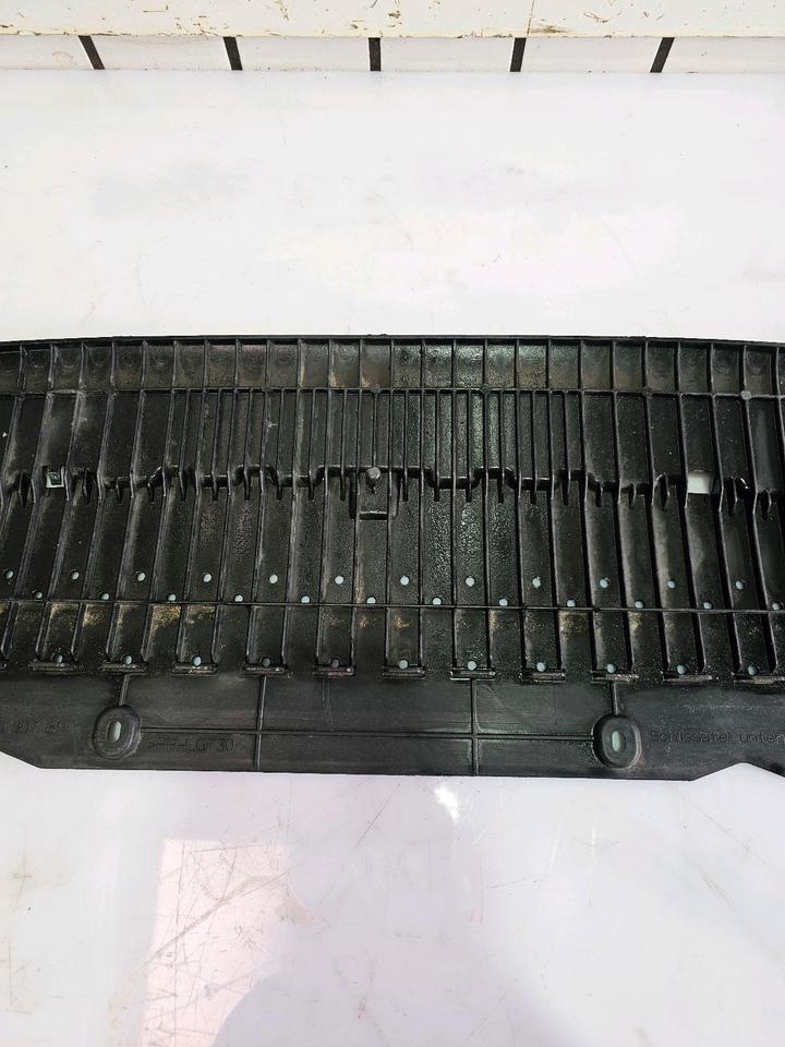 Audi A4 B8 8K Unterboden Unterfahrschutz Verkleidung 8K0807611 – Bild 3