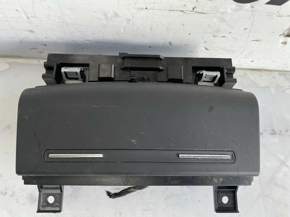 Audi A3 8P Aschenbecher Ascher Ablage 8P0857951 – Bild 2