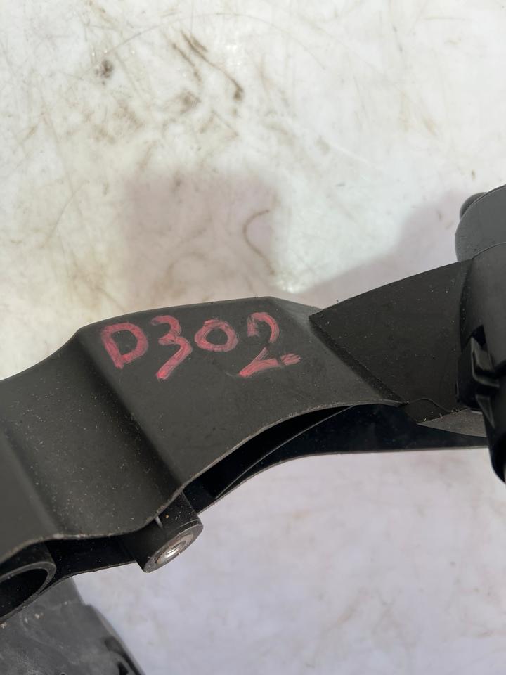 Audi A4 B8 8K Scheinwerfer Aufnahme Vorne 8K0805607 8K0805608 – Bild 7