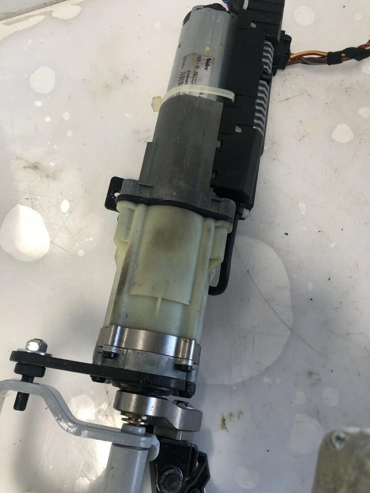 Audi A4 B8 8K Elektrische Heckklappenöffner 8K9827851 8K9827852 – Bild 12