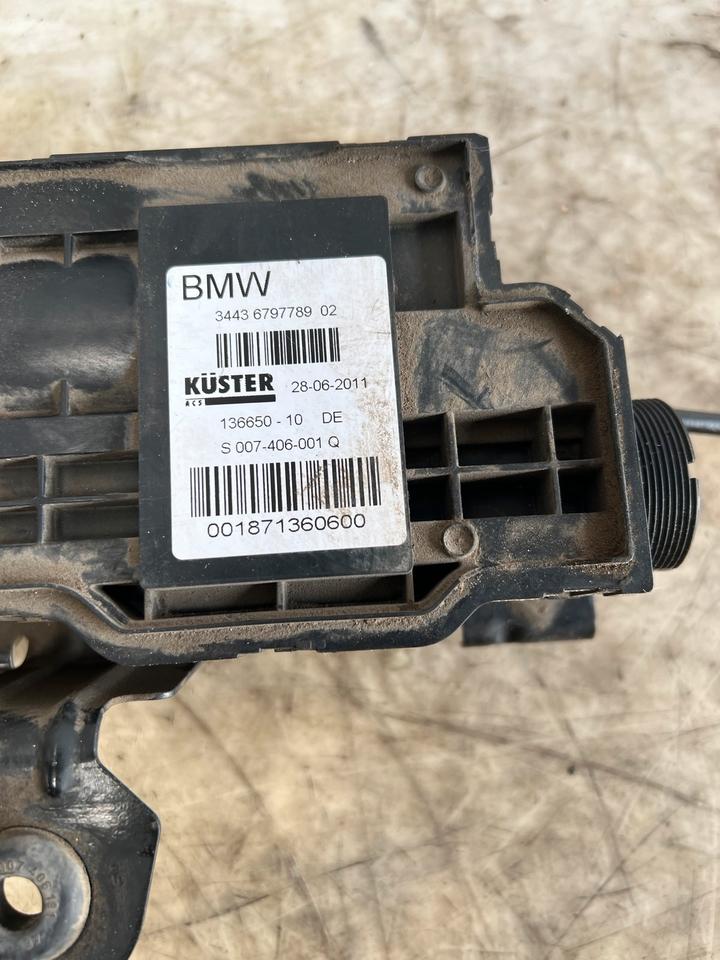 BMW 7er F01 F02 Stellmotor Steuergerät Feststellbremse 6797789 – Bild 3