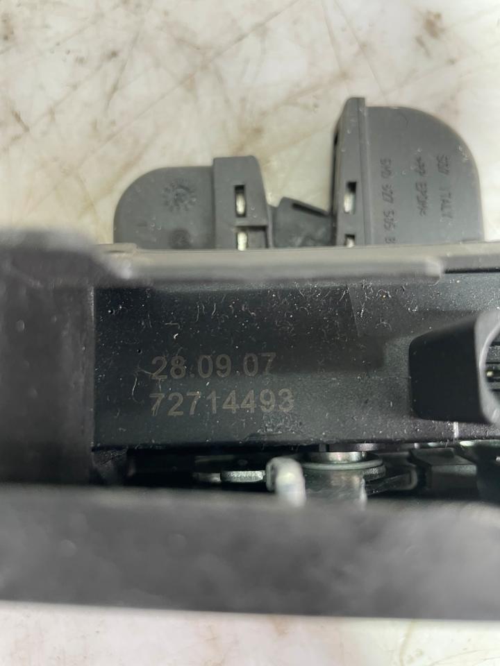 VW Golf 5 V Plus Heckklappenschloss Schloss Hinten 5M0827505B – Bild 4