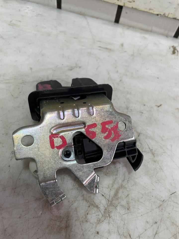 Audi A4 B9 8W Heckklappenschloss Schloss Hinten 8W082750301S – Bild 3