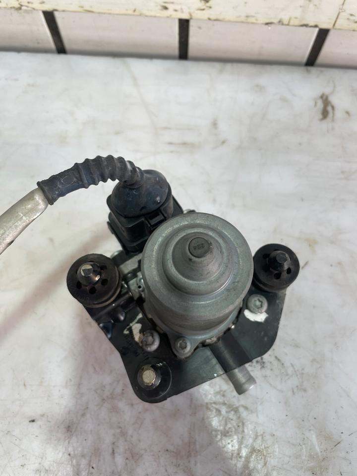 VW Audi Seat Skoda Unterdruckpumpe Vakuumpumpe 1K0612181F – Bild 5