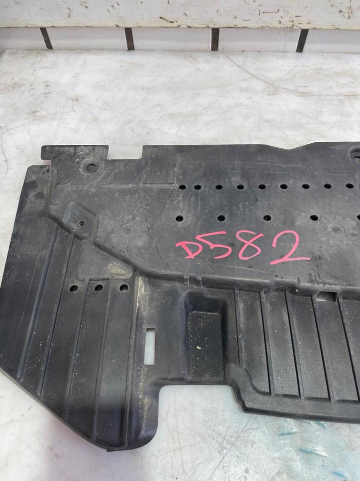 Audi A4 B8 8K Unterboden Abdeckung Stoßstange Vorne 8K0807233B – Bild 9