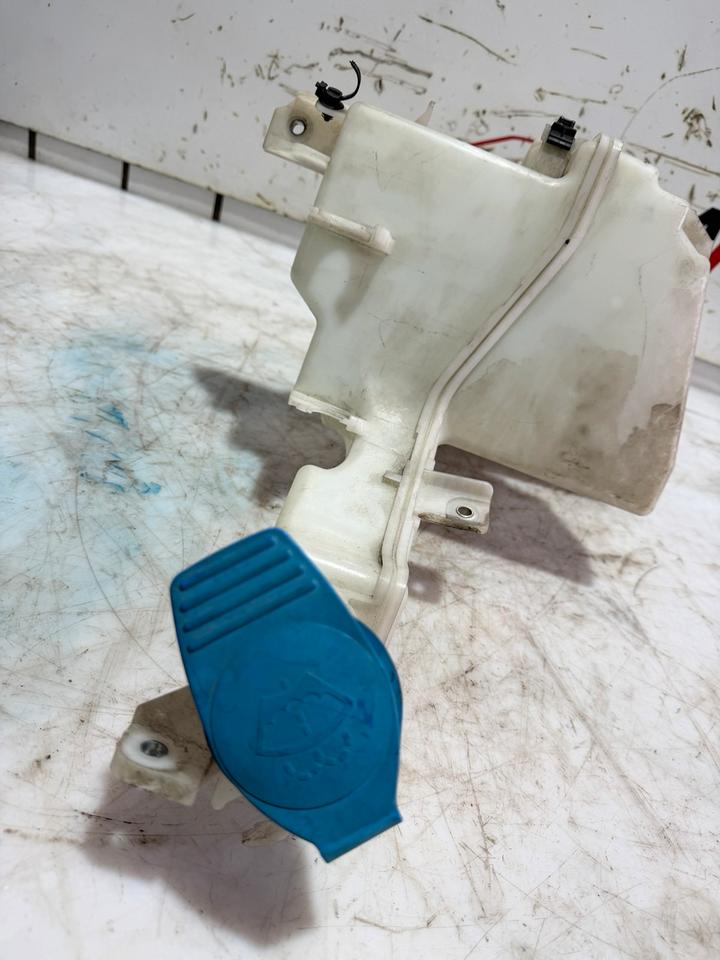 VW Passat CC B6 3C Wischwasserbehälter Wasser Behälter 3C8955453B – Bild 2