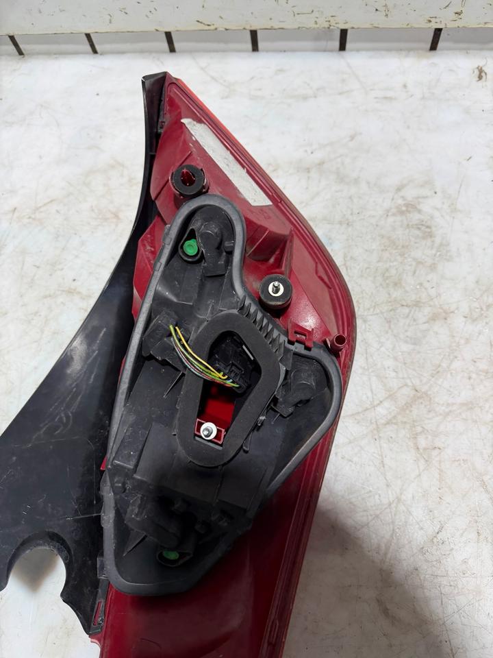 Peugeot 308 I T7 Rückleuchte Heckleuchte Leuchte Hinten Rechts – Bild 7