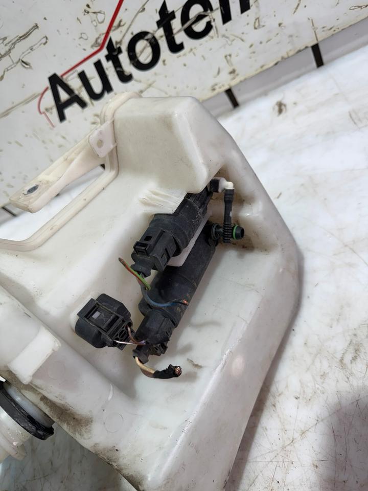 VW Passat CC B6 3C Wischwasserbehälter Wasser Behälter 3C8955453B – Bild 4