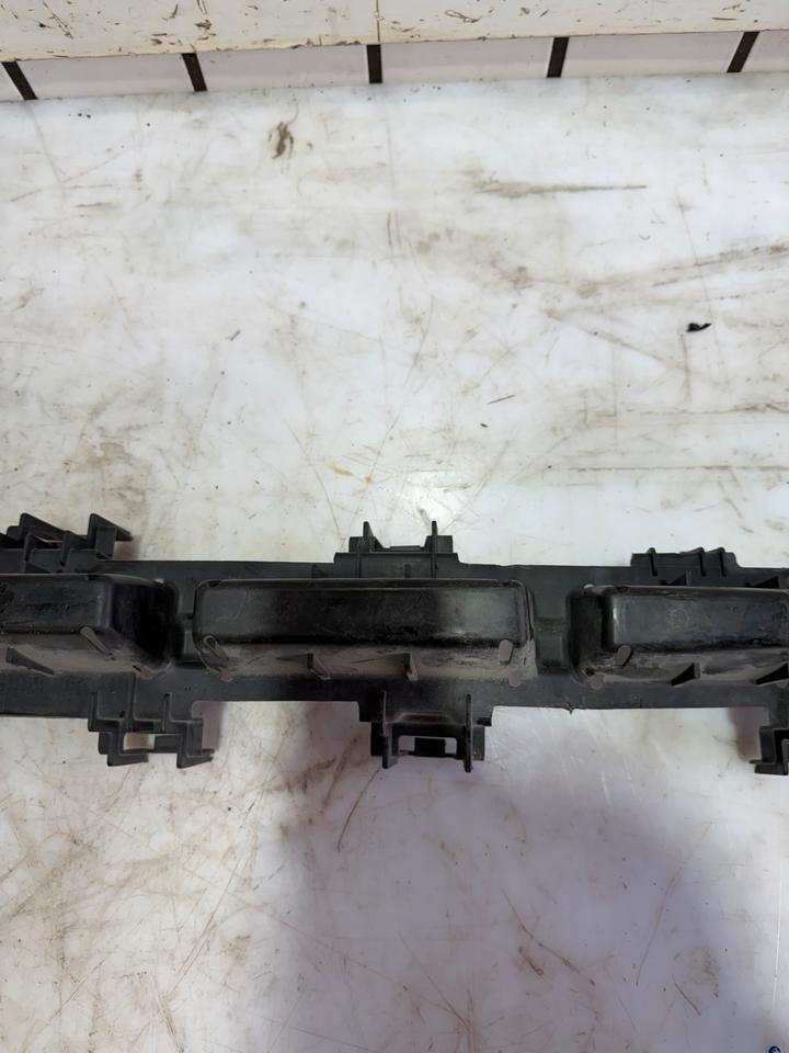 VW Golf 6 VI Aufpralldämpfer Träger Halter Vorne 5K0807693C – Bild 5