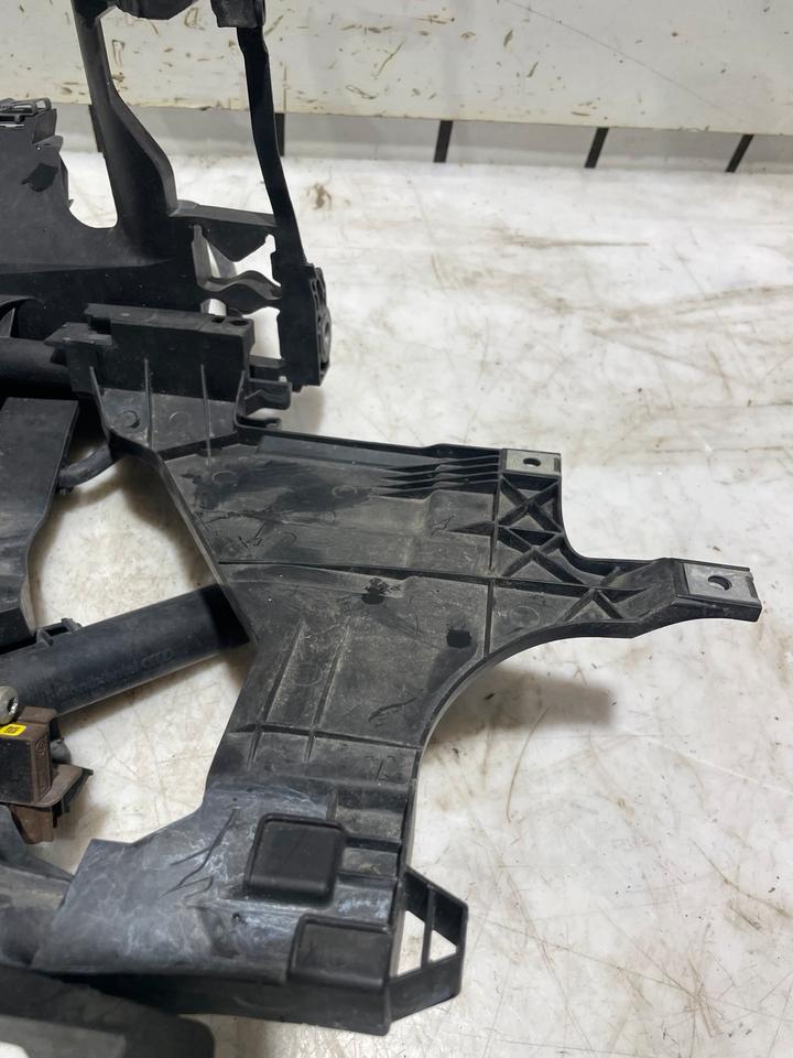 Audi A4 B8 8K Facelift Scheinwerfer Aufnahme 8K0805607 8K0805608 – Bild 9