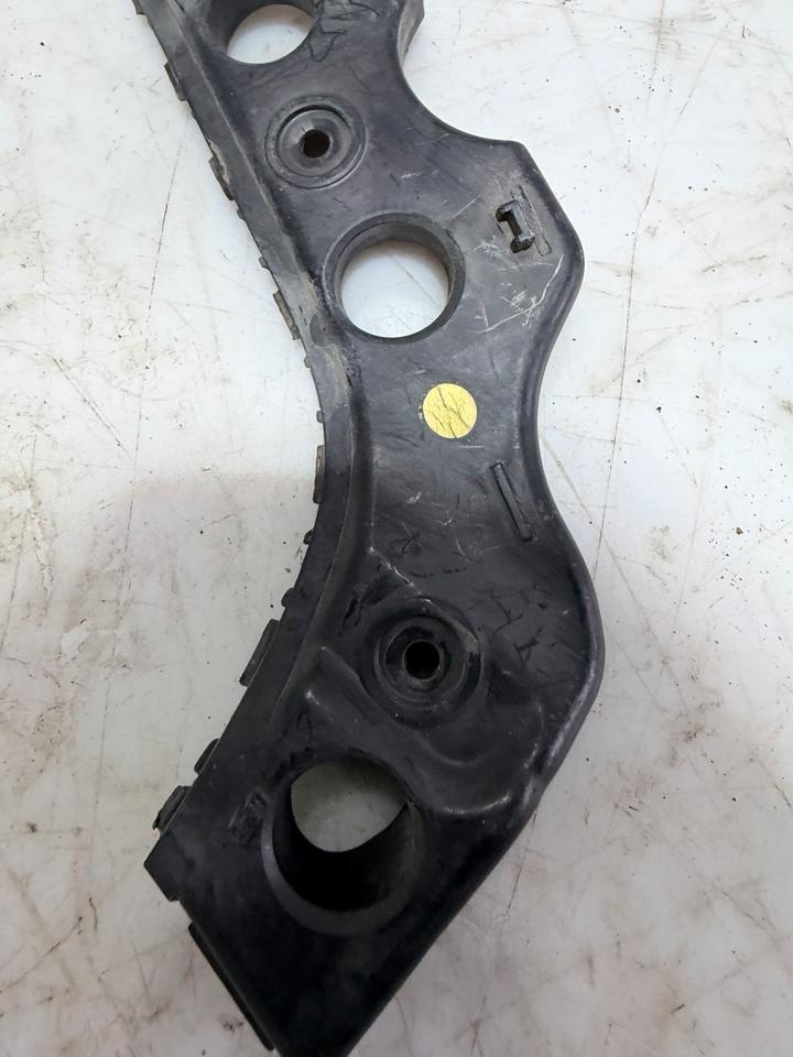 VW Passat CC B6 3C Stoßstange Halter Vorne 3C8807183A 3C8807184A – Bild 3