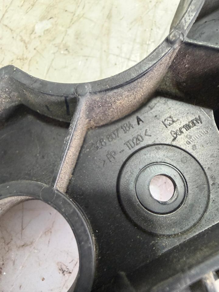 VW Passat CC B6 3C Stoßstange Halter Vorne 3C8807183A 3C8807184A – Bild 6