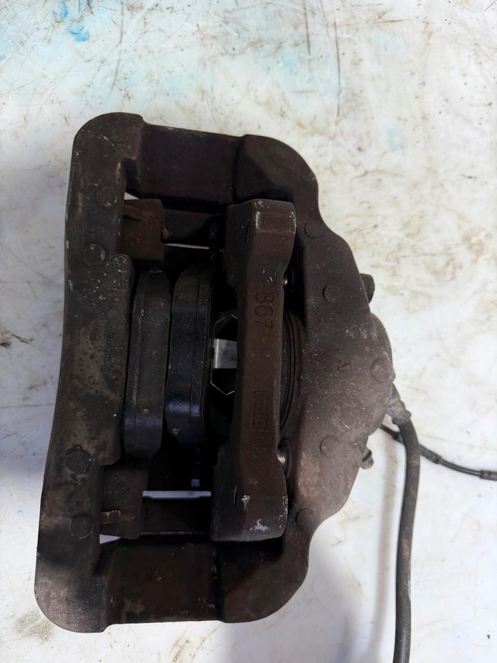 BMW 3er E90 E91 E92 E93 N53 Bremssattel Bremse Vorne Links – Bild 6