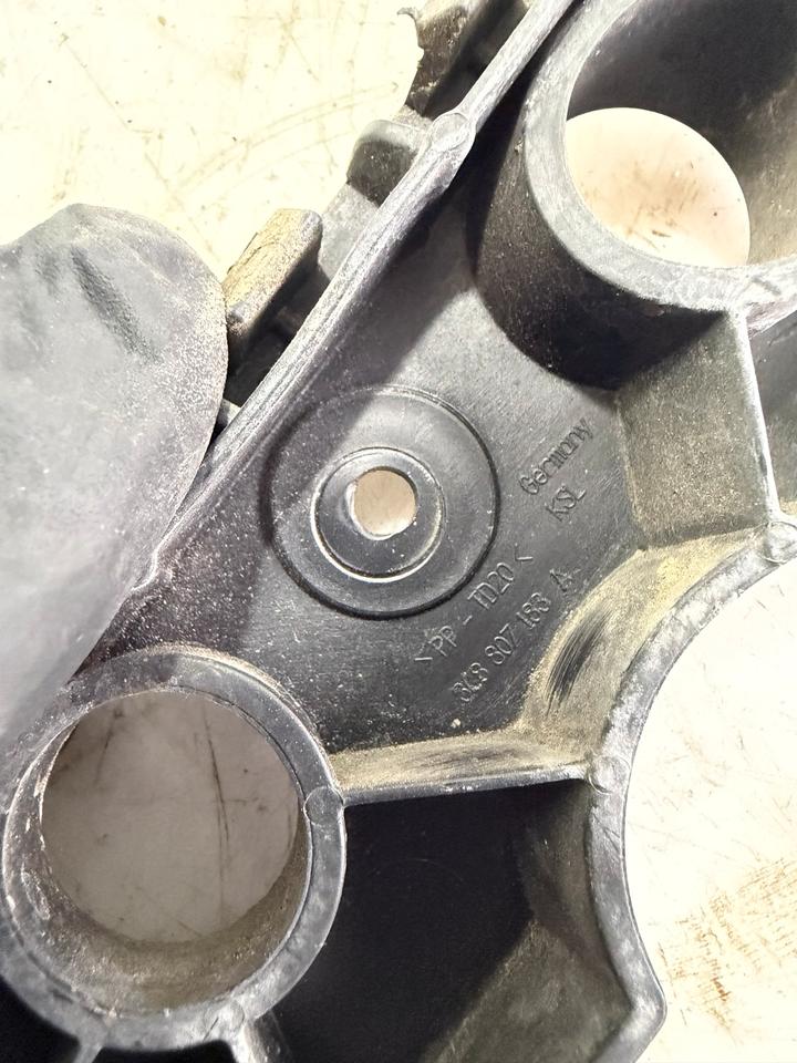 VW Passat CC B6 3C Stoßstange Halter Vorne 3C8807183A 3C8807184A – Bild 12