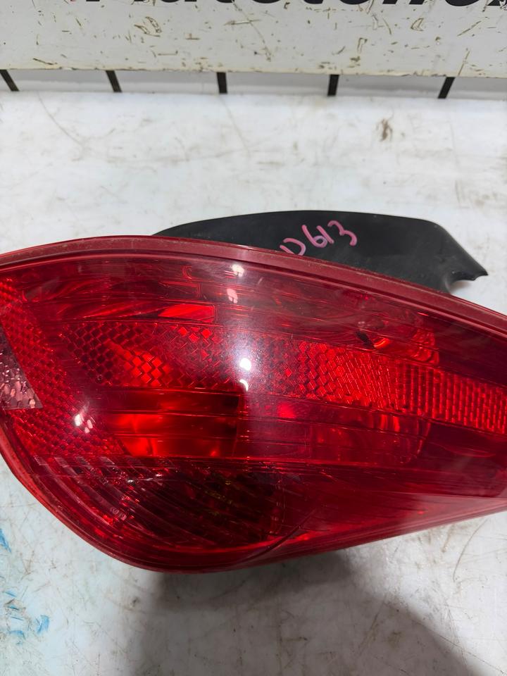 Peugeot 308 I T7 Rückleuchte Heckleuchte Leuchte Hinten Rechts – Bild 2