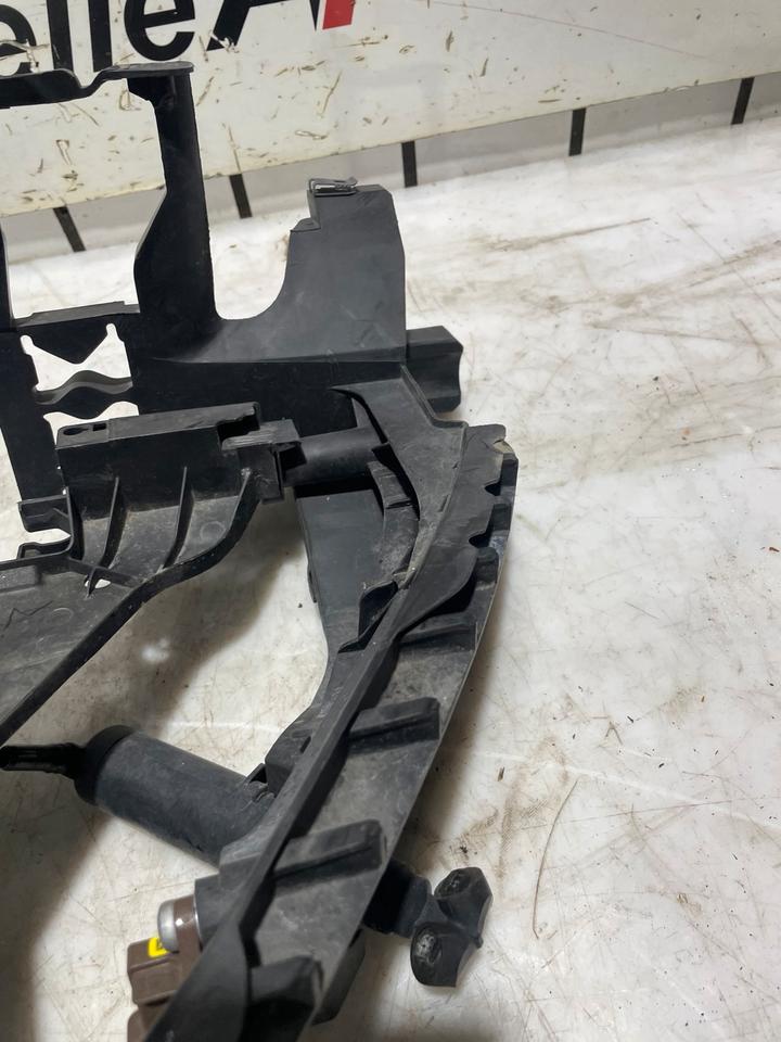 Audi A4 B8 8K Facelift Scheinwerfer Aufnahme 8K0805607 8K0805608 – Bild 4