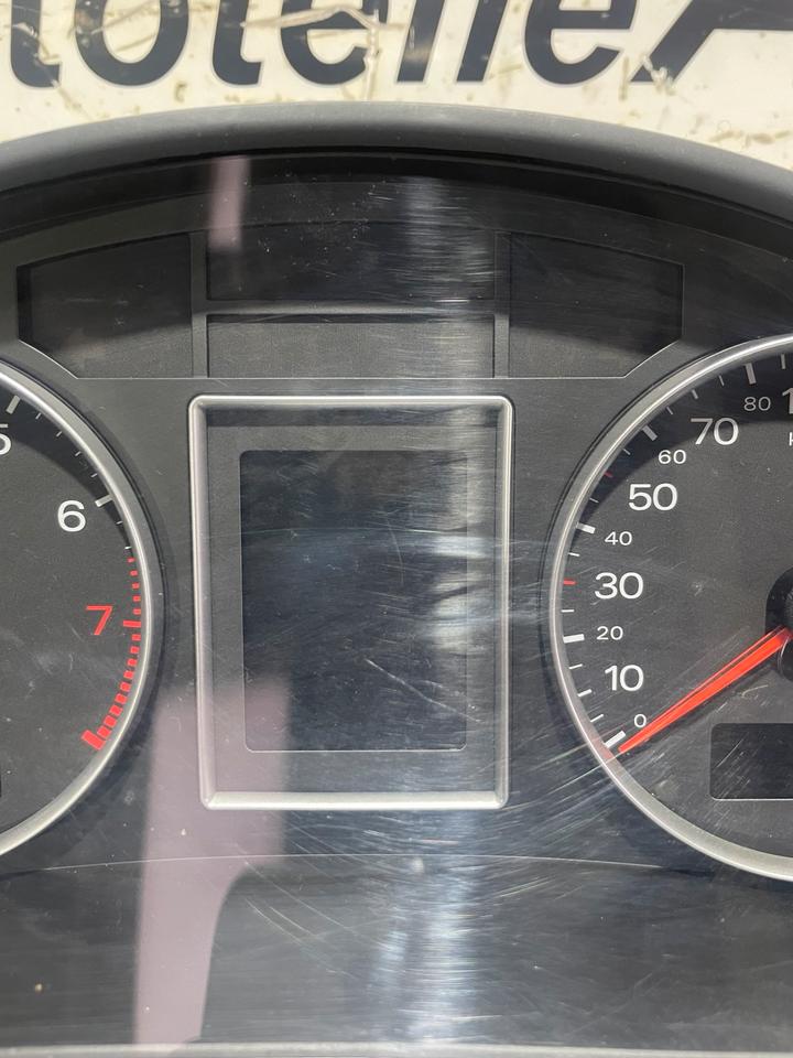 Audi A4 B7 8E Tacho Tachometer Kombiinstrument 8E0920900Q – Bild 4