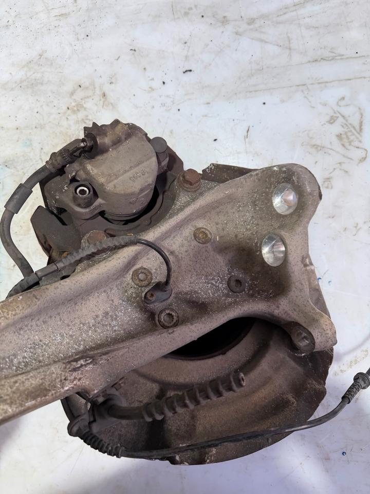 BMW 5er F10 F11 Achsschenkel Radnabe Radlager Schwenklager Vorne – Bild 14