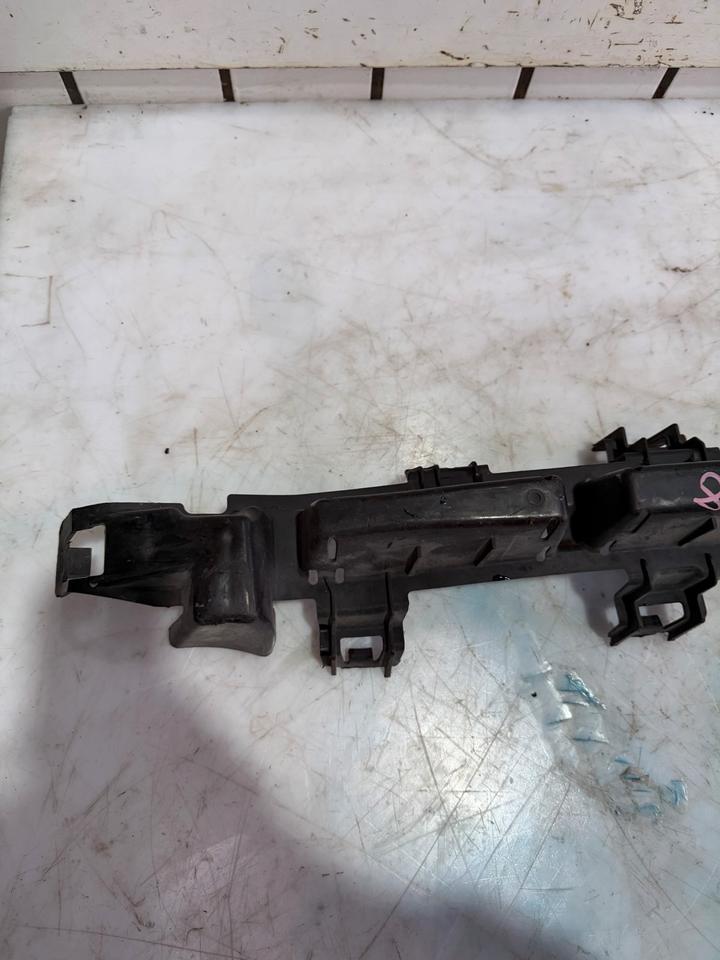 VW Golf 6 VI Aufpralldämpfer Träger Halter Vorne 5K0807693C – Bild 4