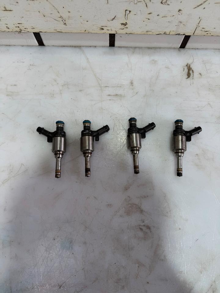 Audi A4 A5 8T B8 8K 2.0 TFSI Einspritzdüse 06H906036G – Bild 2