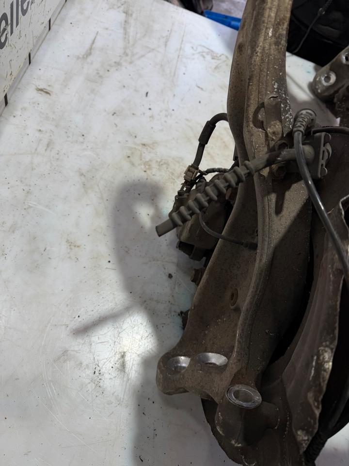 BMW 5er F10 F11 Achsschenkel Radnabe Radlager Schwenklager Vorne – Bild 6