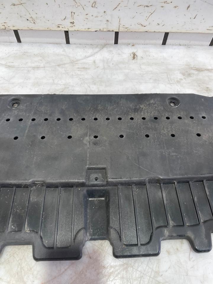 Audi A4 B8 8K Unterboden Abdeckung Stoßstange Vorne 8K0807233B – Bild 10