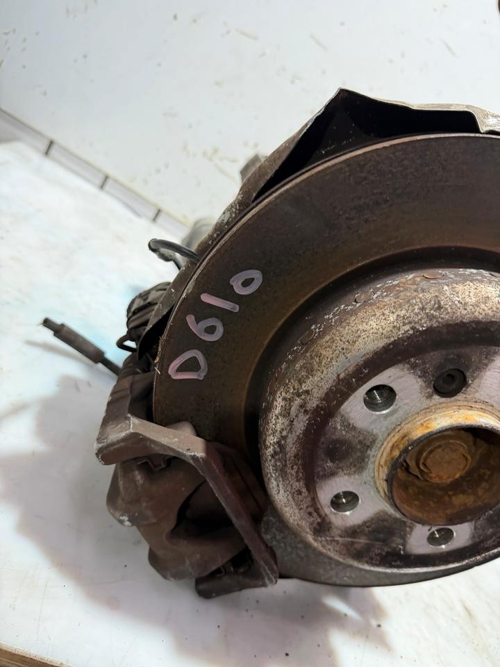 BMW 5er F10 F11 Achsschenkel Antriebswelle Radnabe Achse Hinten – Bild 4