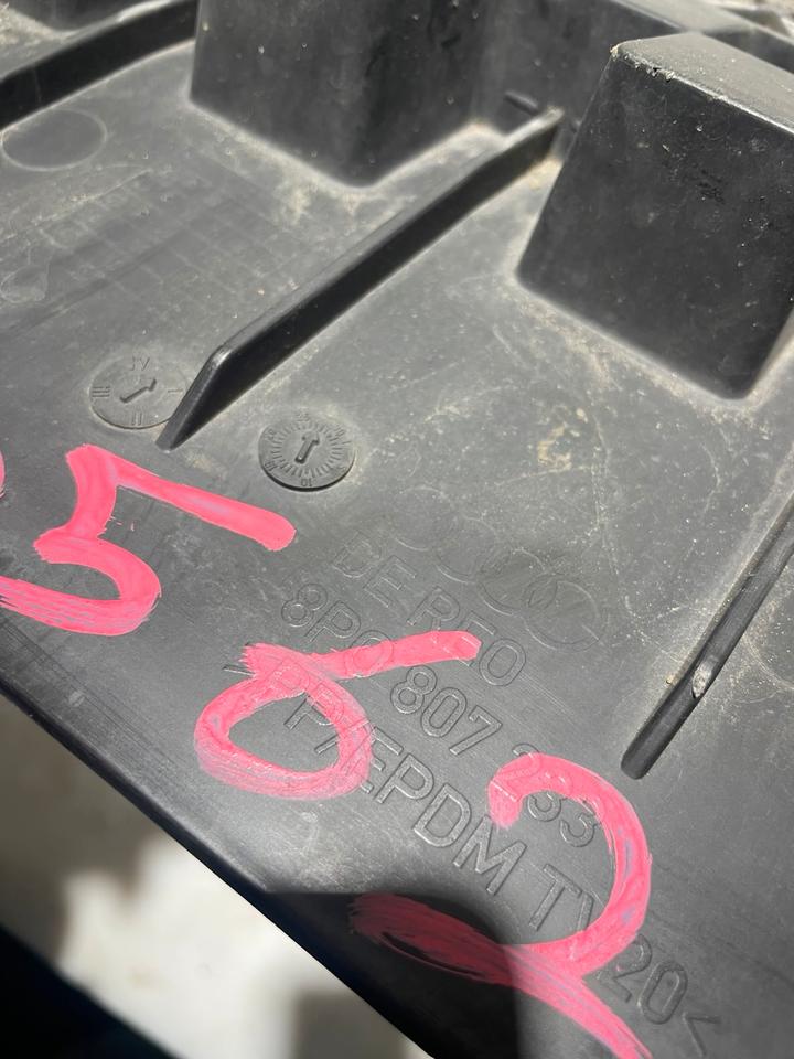 Audi A3 8P Unterboden Abdeckung Stoßstange Vorne 8P0807233 – Bild 5