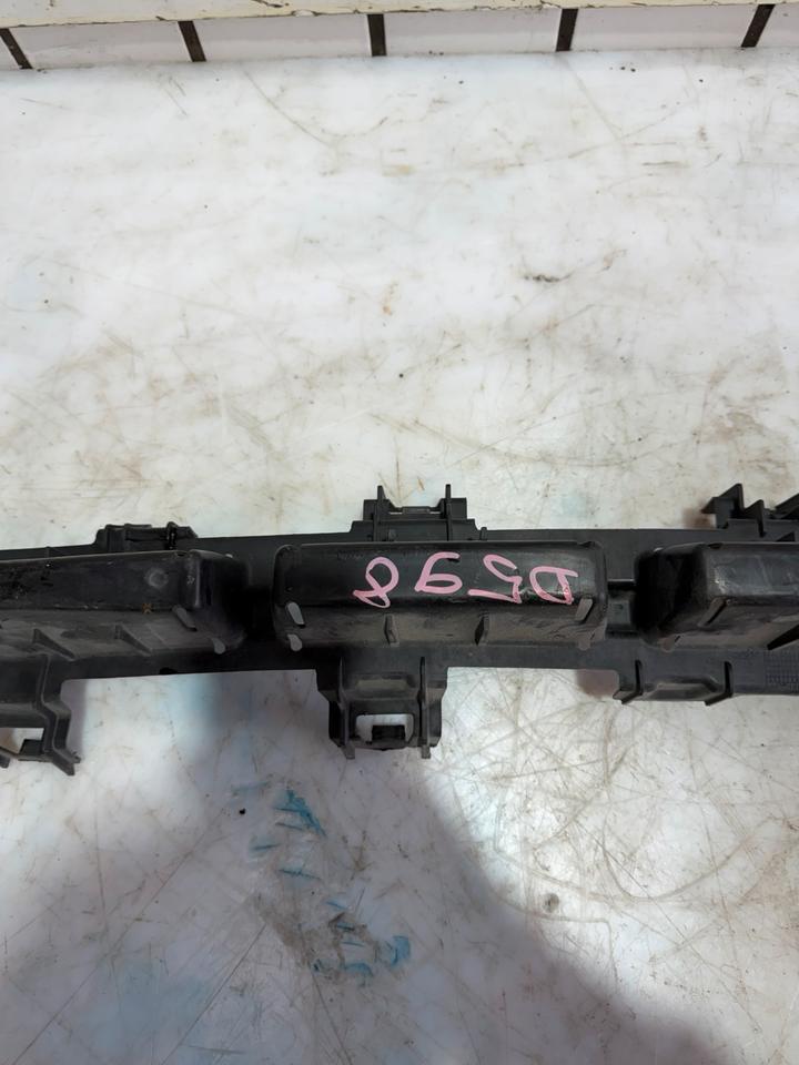 VW Golf 6 VI Aufpralldämpfer Träger Halter Vorne 5K0807693C – Bild 3