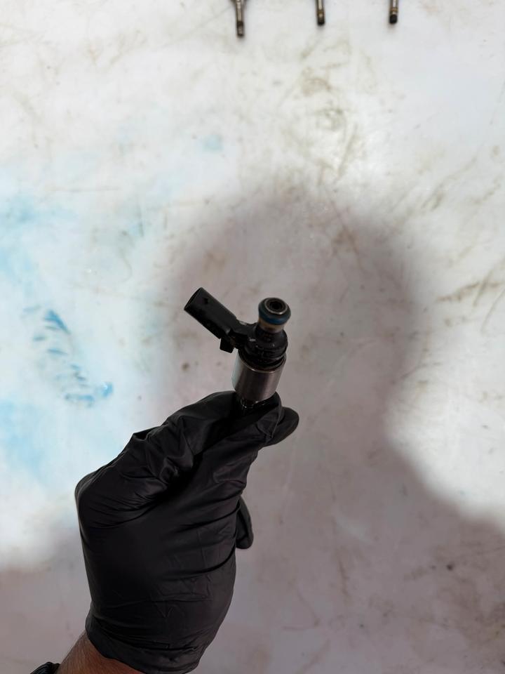 Audi A4 A5 8T B8 8K 2.0 TFSI Einspritzdüse 06H906036G – Bild 3