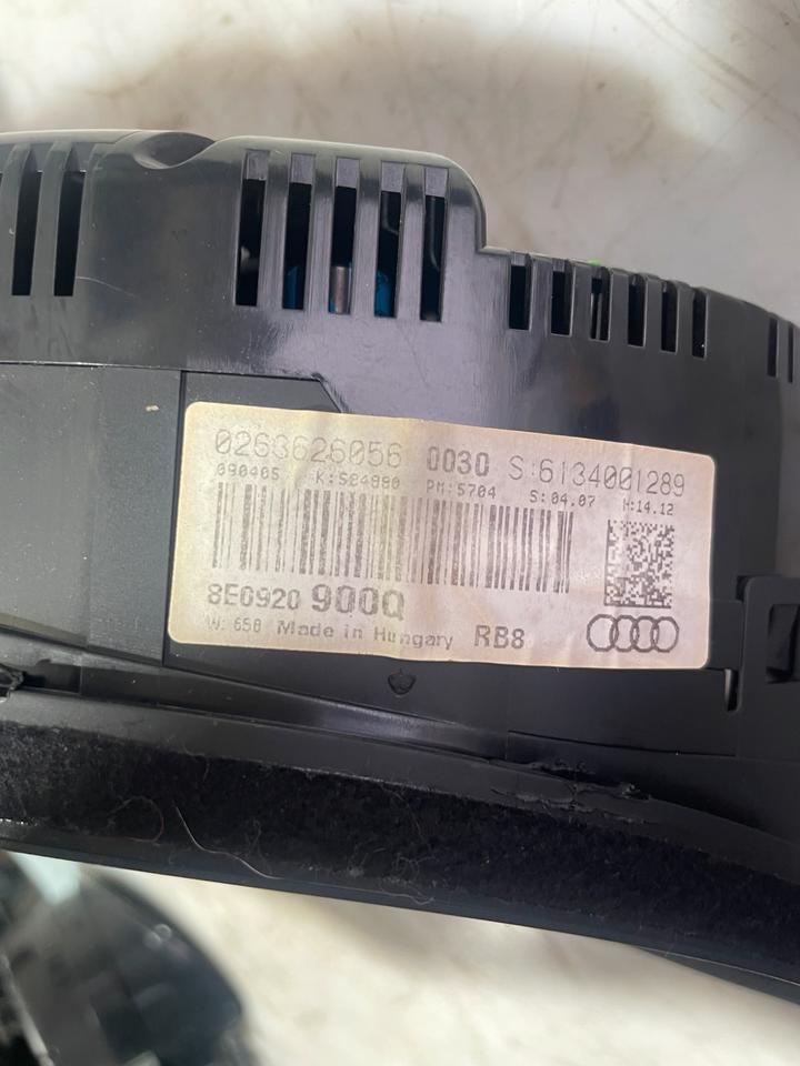 Audi A4 B7 8E Tacho Tachometer Kombiinstrument 8E0920900Q – Bild 7