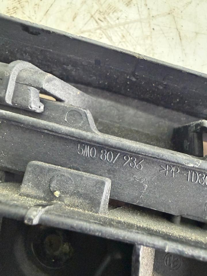 VW Golf 5 V Plus Stoßstange Halter Vorne 5M0807935 5M0807936 – Bild 5